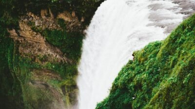 Airplane preparing to take-off | Freestock videos
